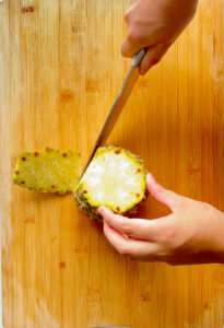 Remove-pineapple-rind