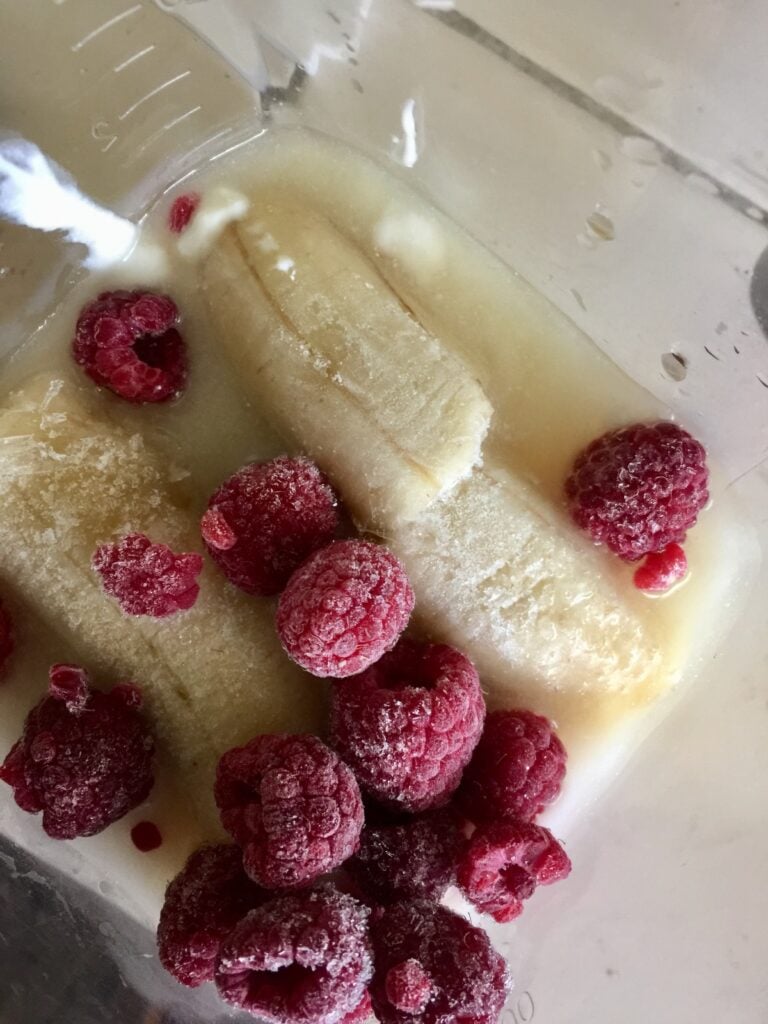 Bananas and raspberries blended into a smoothie - does blending a banana make it unhealthy? No!